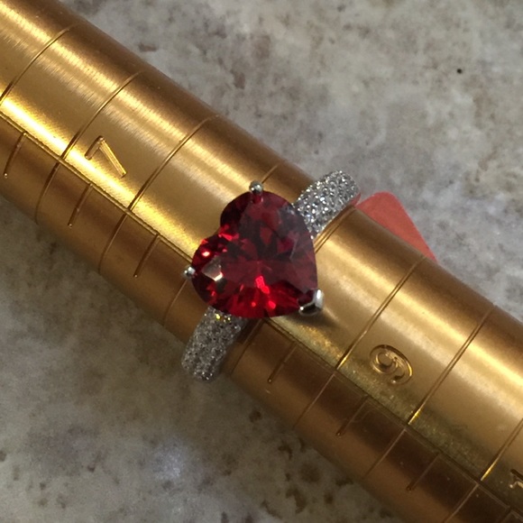 Garnet Red Heart Sterling Silver Ring - Picture 7 of 8
